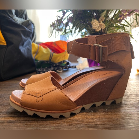 Sorel like new platform sandals - Picture 1 of 4